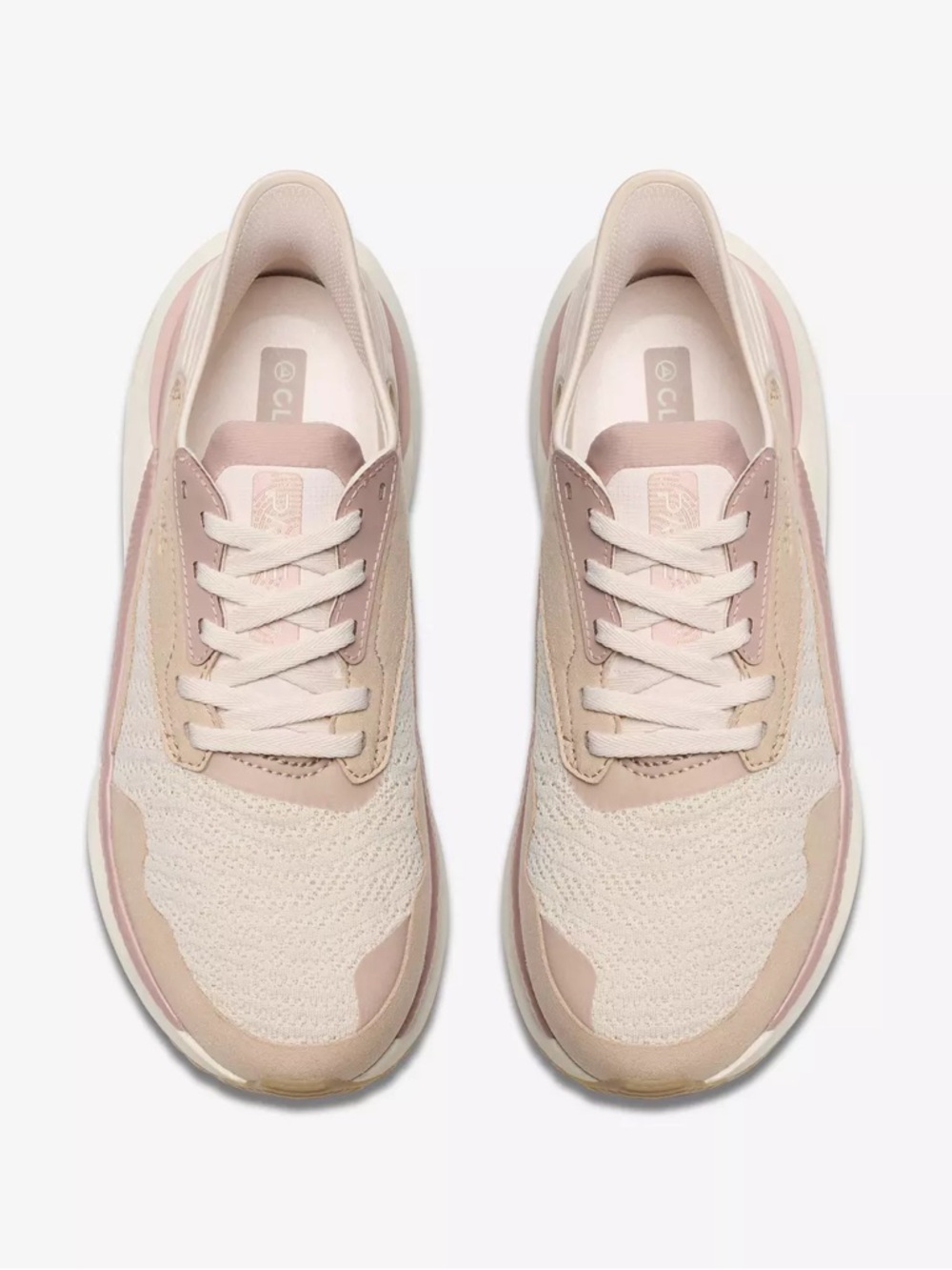 Women's Clarks Pace SIZE 9.5 Podiatrist Approved Sneakers in Sand Combo